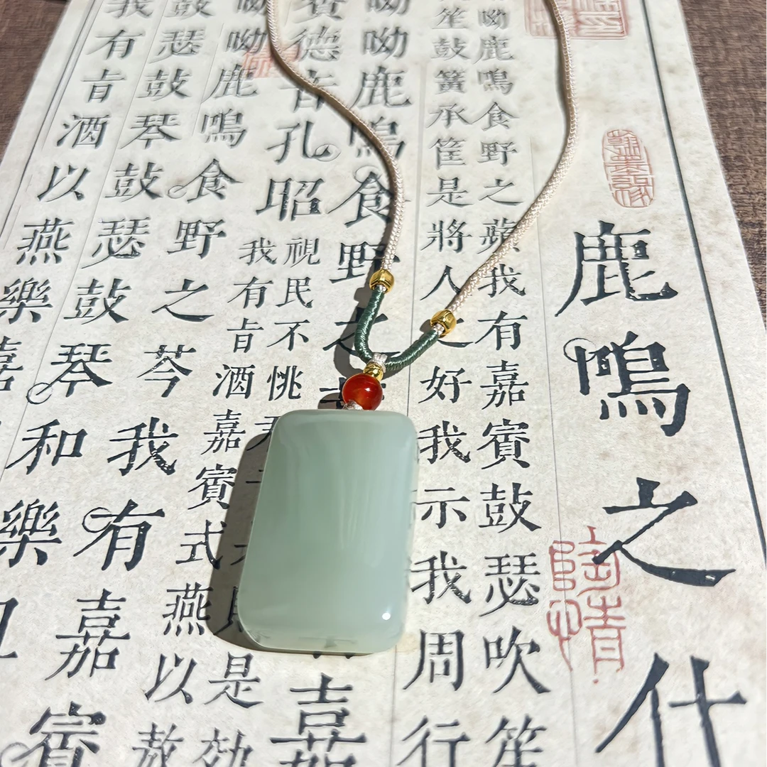老凤祥玲珑无事牌和田玉项链送女友圣诞礼物吊坠绳子多样性发货