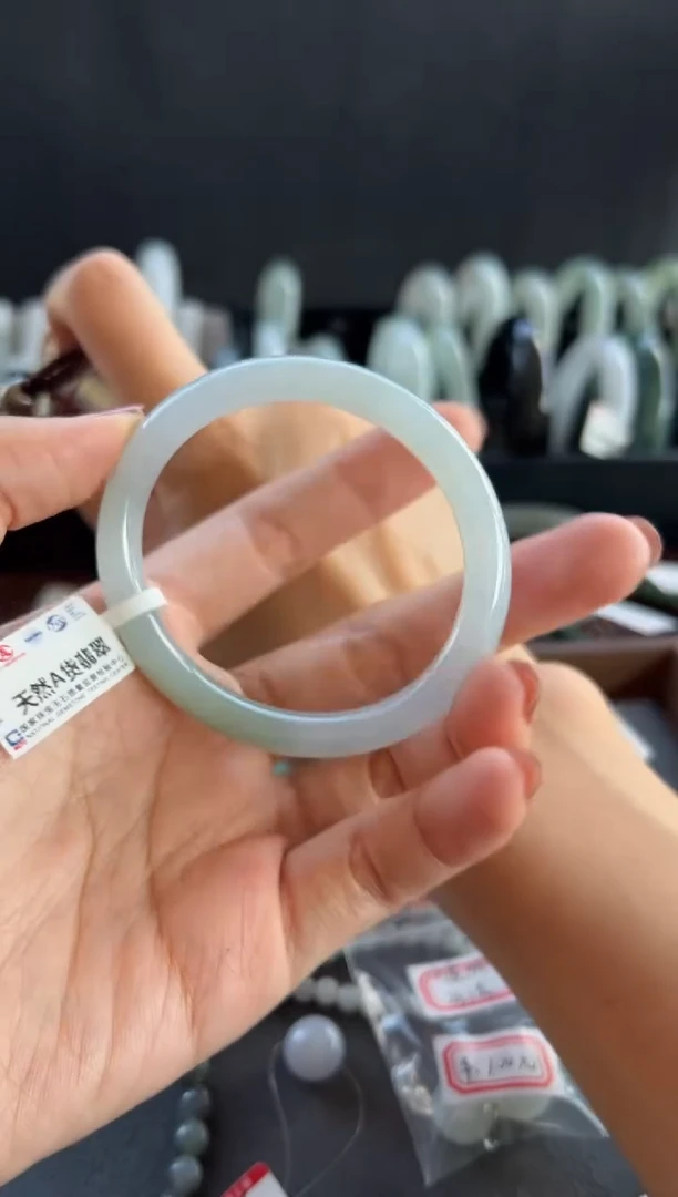 【闪购商品】翡翠手镯未镶嵌69号 52.8*47*7.5*6.7