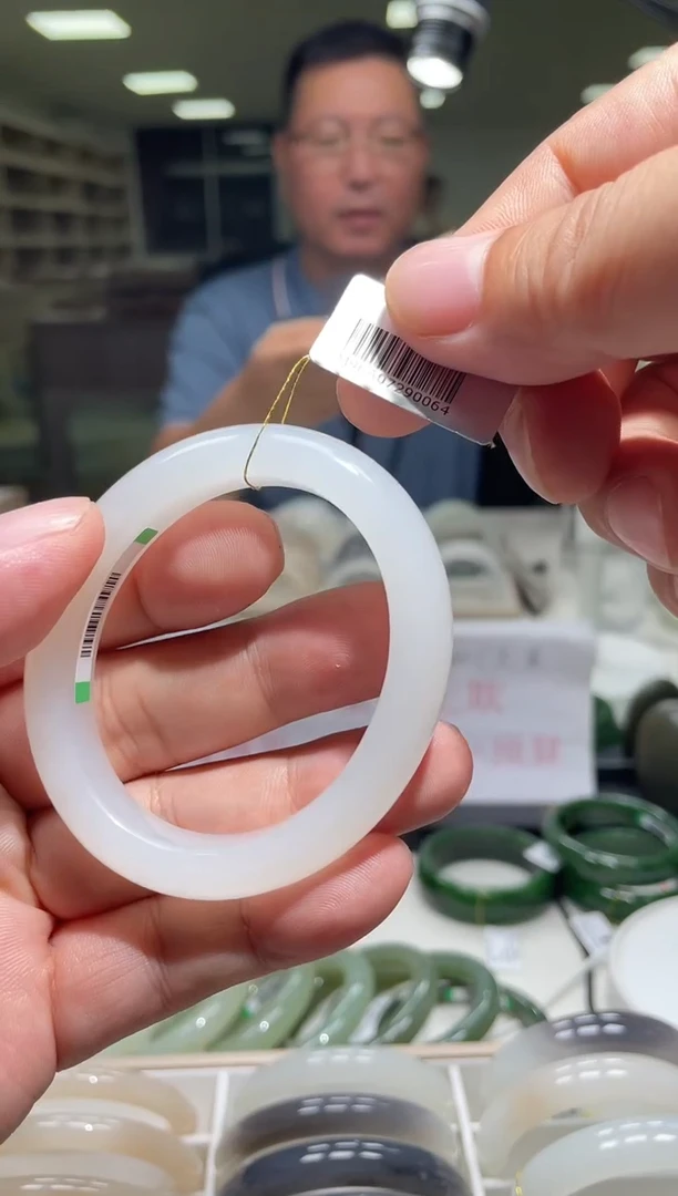 未镶嵌手镯和田玉56-57圈口 0046