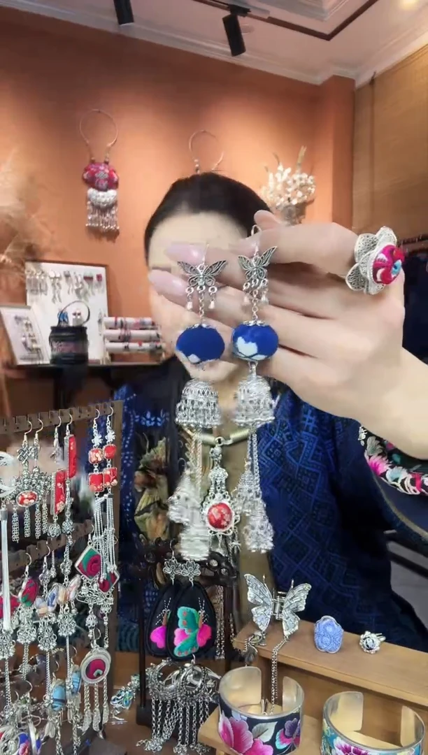 【闪购商品】刺绣纯手工民族风耳环