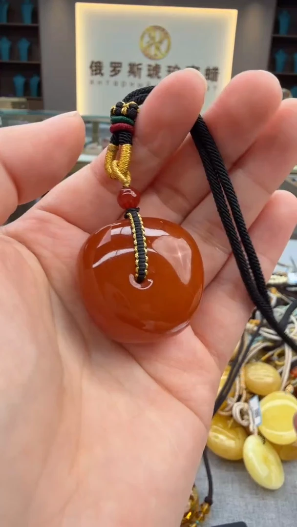 琥珀颈饰未镶嵌58秒拍号 假一罚三