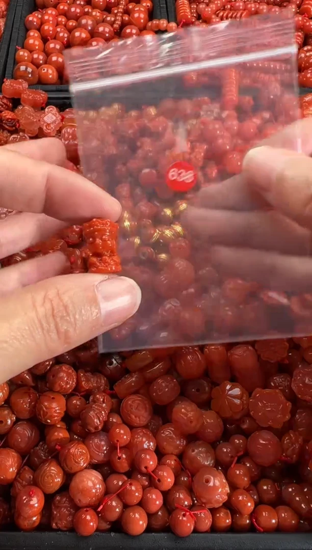 【闪购商品】南红玛瑙颈饰未镶嵌1