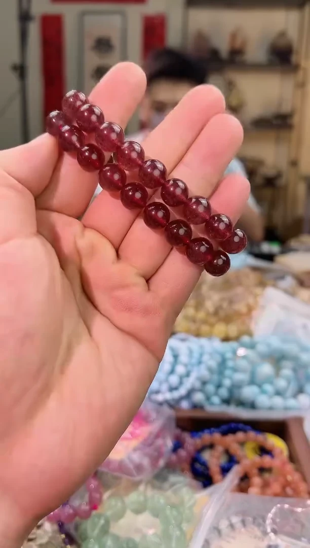 石英质玉手链足铂镶嵌10mm+鸽血红草莓晶（多样性发一）