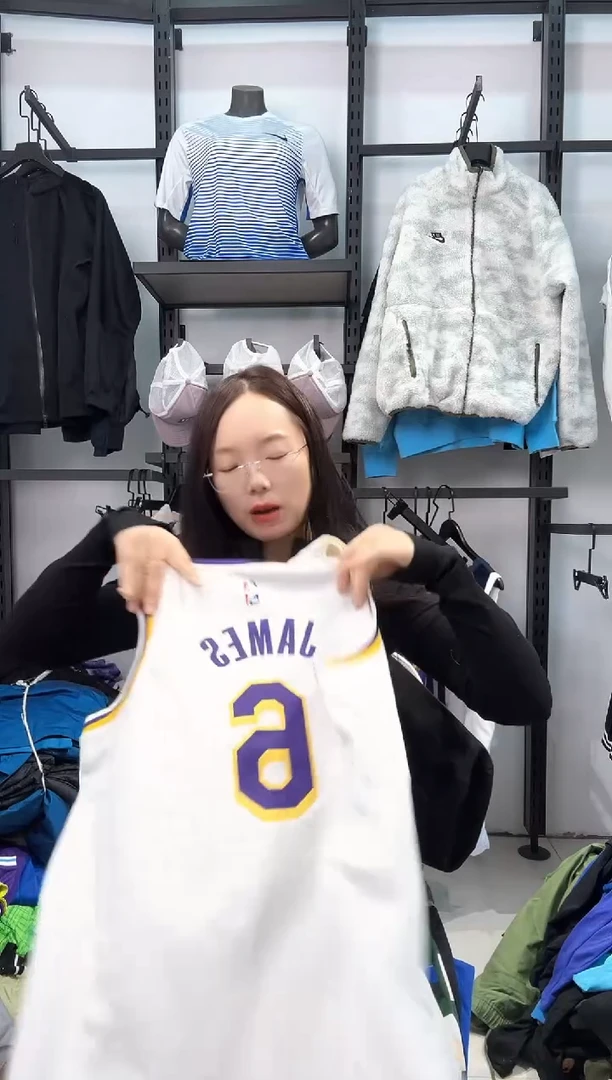 2906  编码  耐克卫衣服饰过款为准 尺码