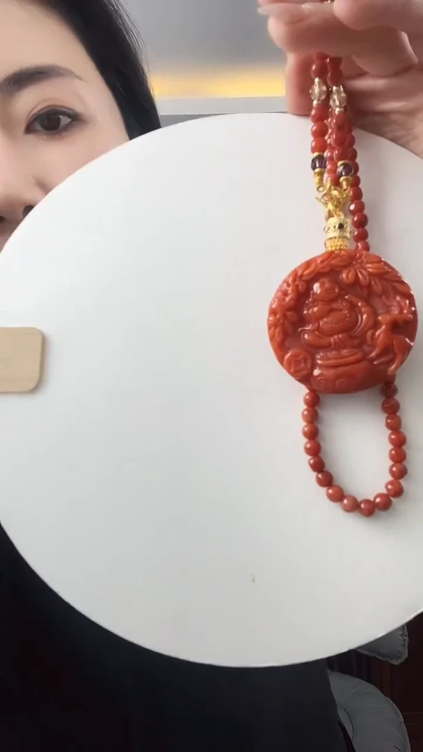 翡翠未镶嵌颈饰佛公