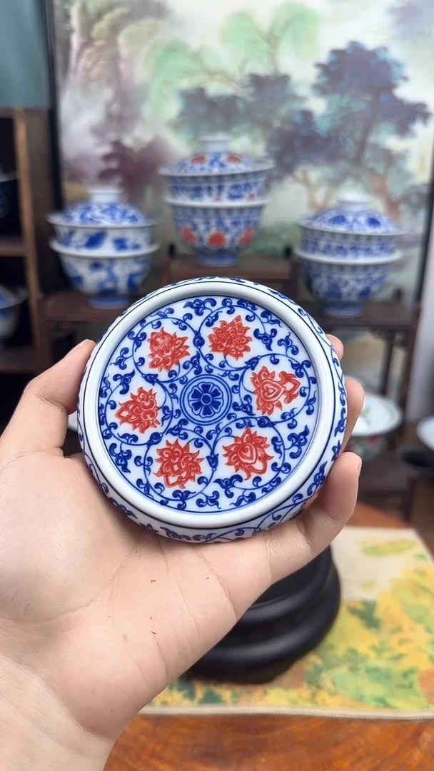 陶瓷青花釉里红缠枝莲盖置
