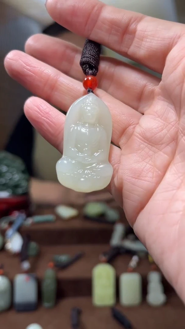 颈饰未镶嵌和田玉·