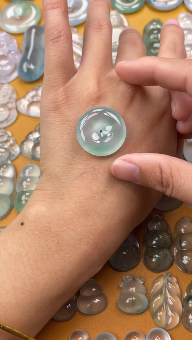 翡翠未镶嵌吊坠(不含链)扣子