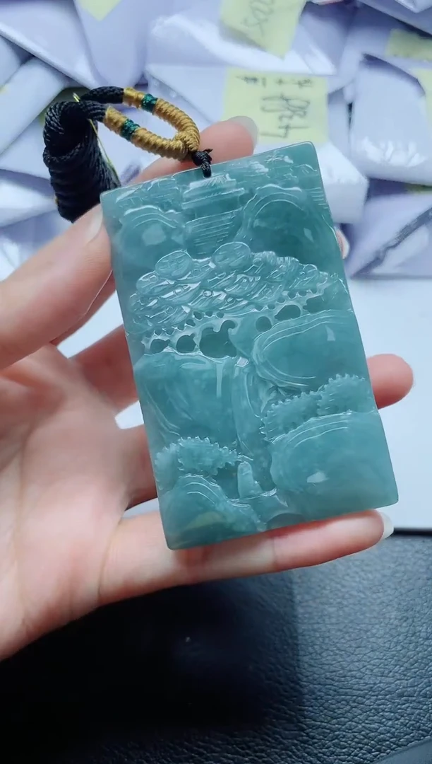 翡翠未镶嵌颈饰