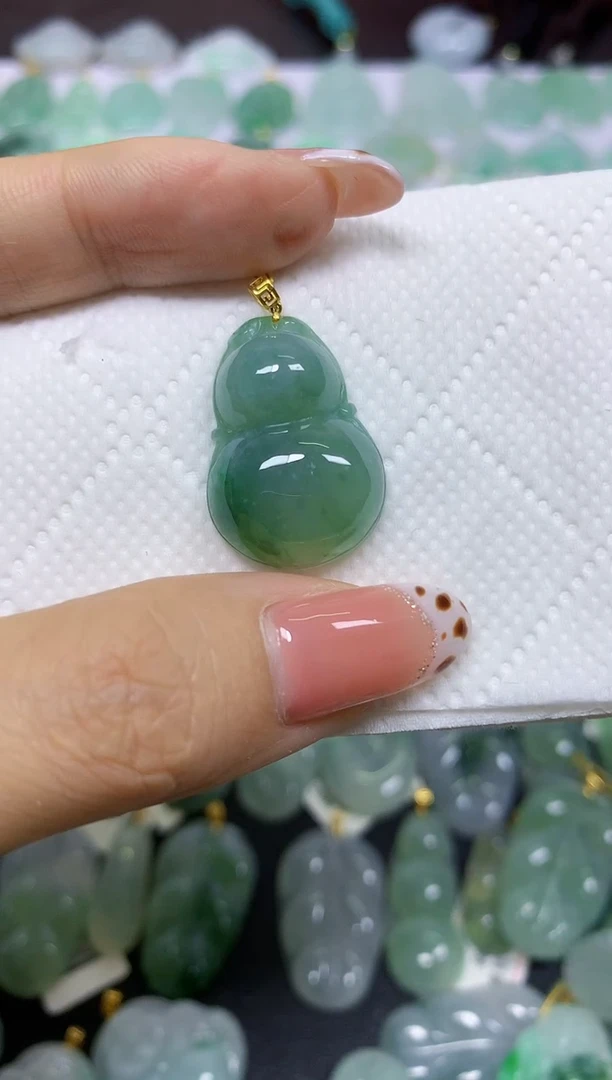颈饰18K金镶嵌翡翠天然翡翠A货