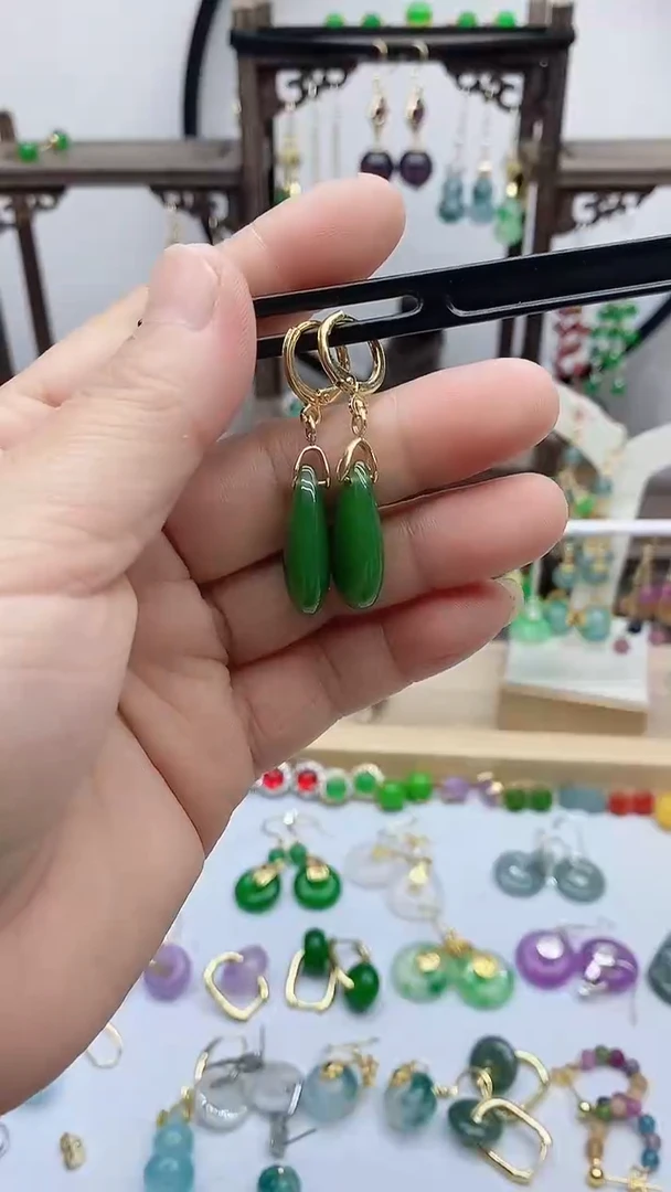 14K金镶嵌和田玉耳饰57