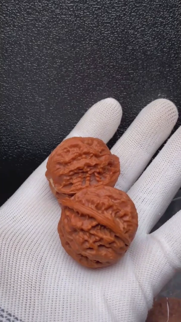 【闪购商品】文玩核桃把件至尊粗筋