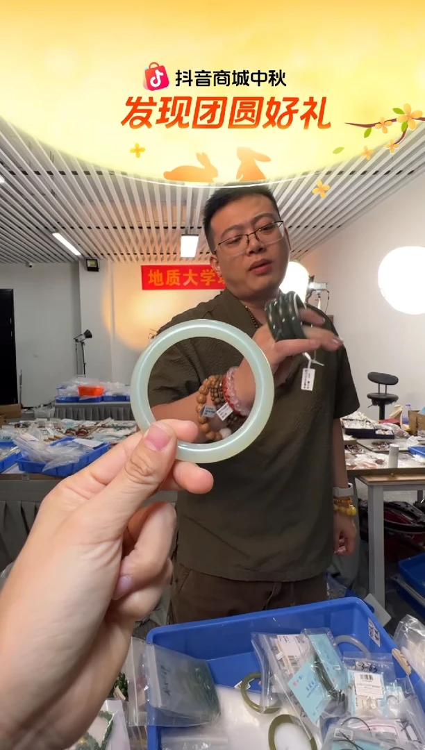 未镶嵌手镯和田玉高品质青海料和田玉晴水宽/圆条手镯 53