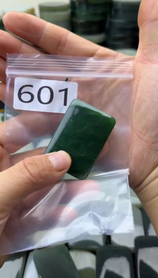 未镶嵌和田玉珠宝半成品牌子