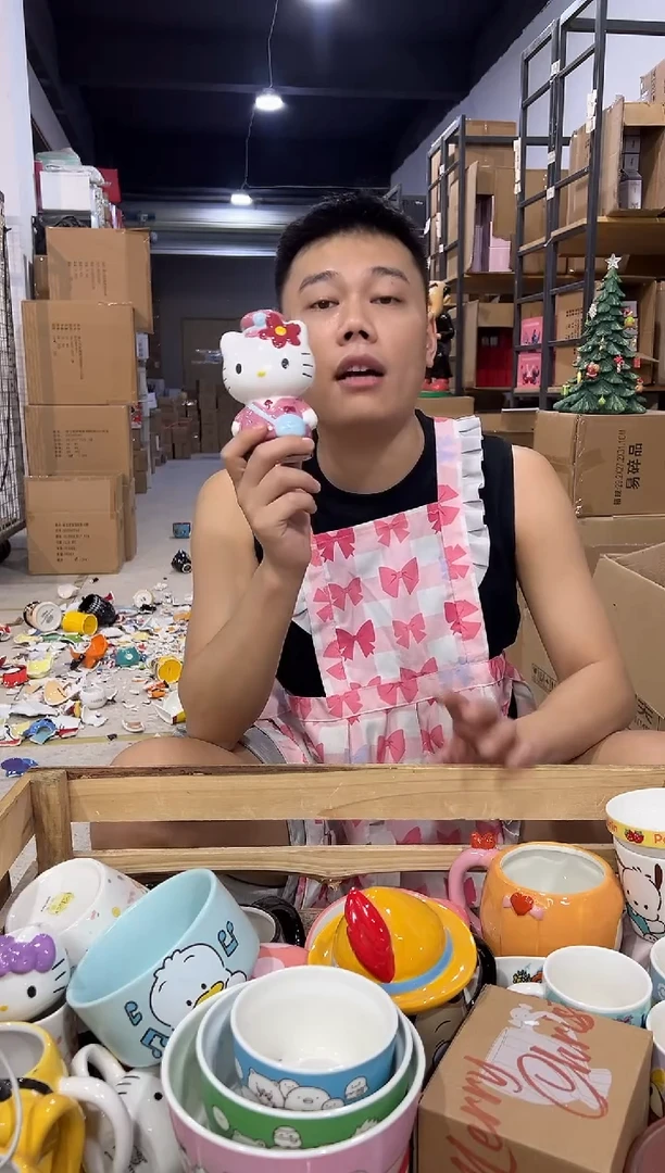 瓷片粉色kt猫邮递员存钱罐