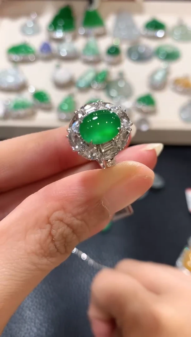 18K金镶嵌戒指翡翠z219