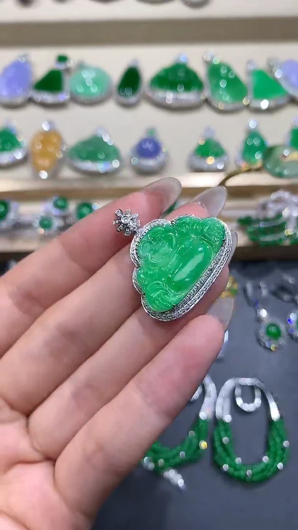 【闪购商品】翡翠吊坠(不含链)18K金镶嵌4团购