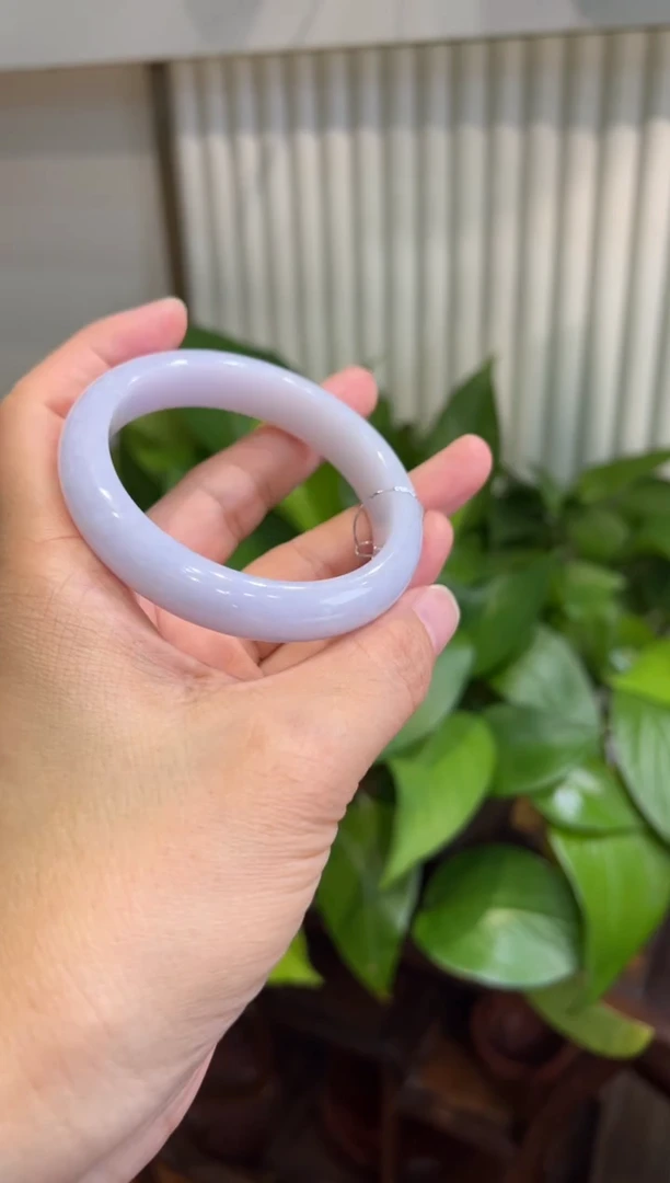 翡翠手镯未镶嵌手镯