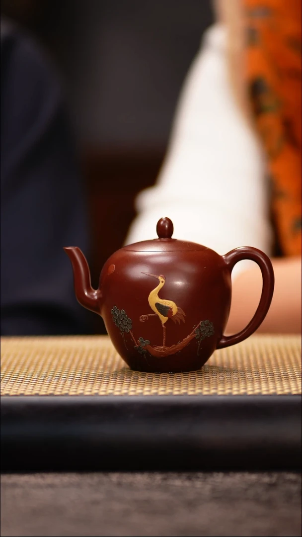 YPZQ25紫朱泥 美人肩（松鹤）