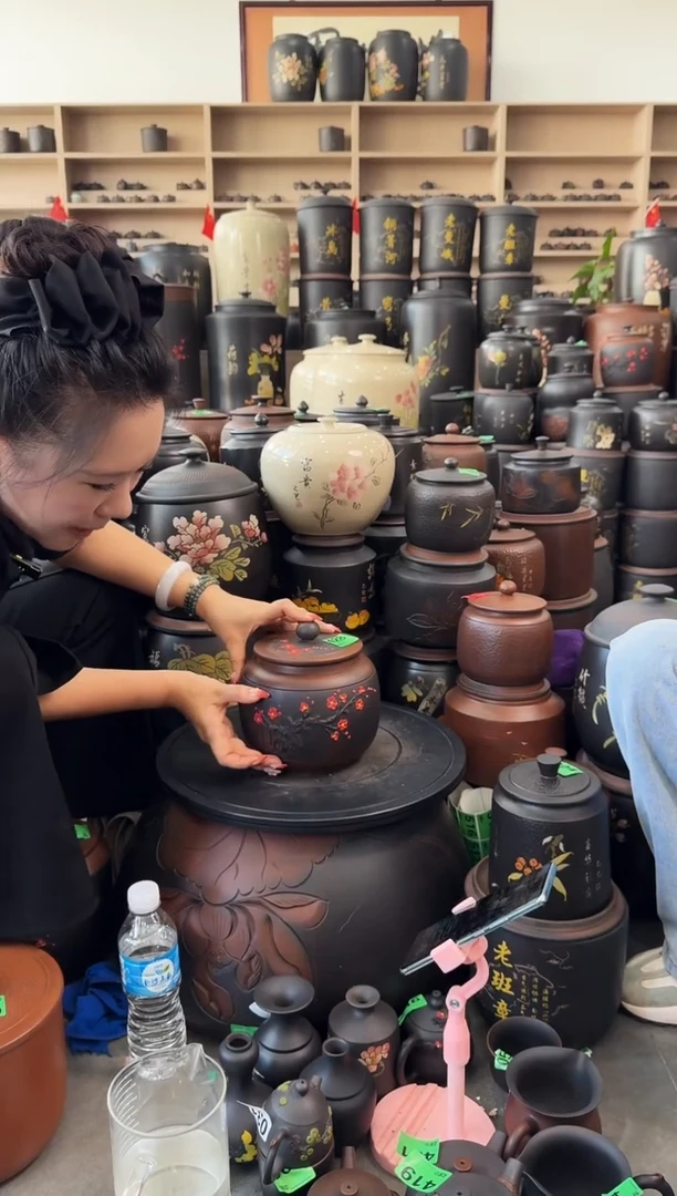 罐瑕疵茶叶罐  苹果红梅   428