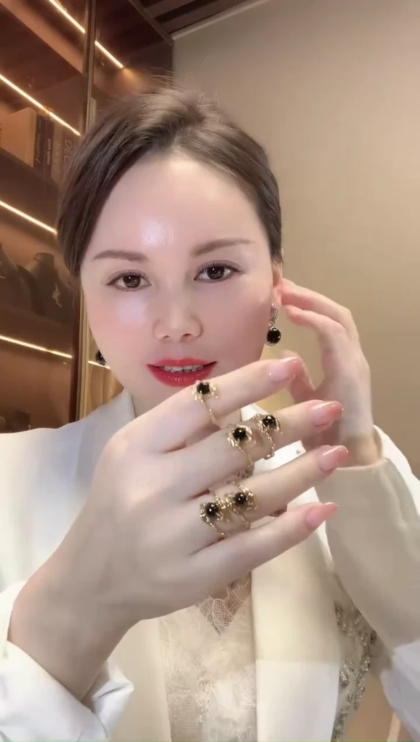 【闪购商品】翡翠戒指18K金镶嵌D9 多样性发货一件