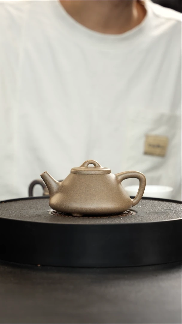 茶壶紫砂天花板青段子冶