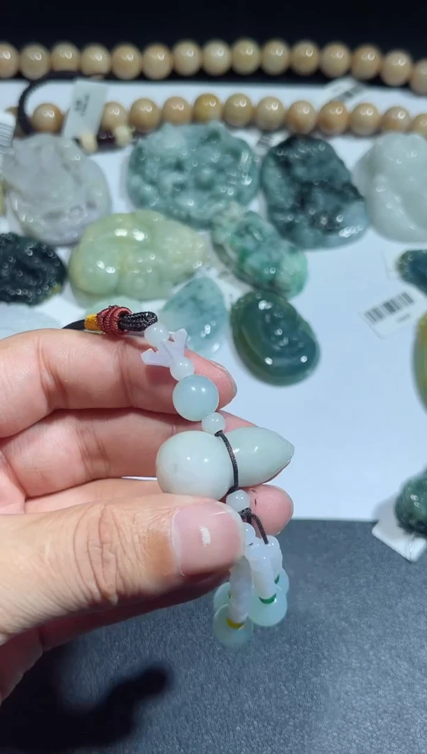 【闪购商品】翡翠颈饰未镶嵌00011064
