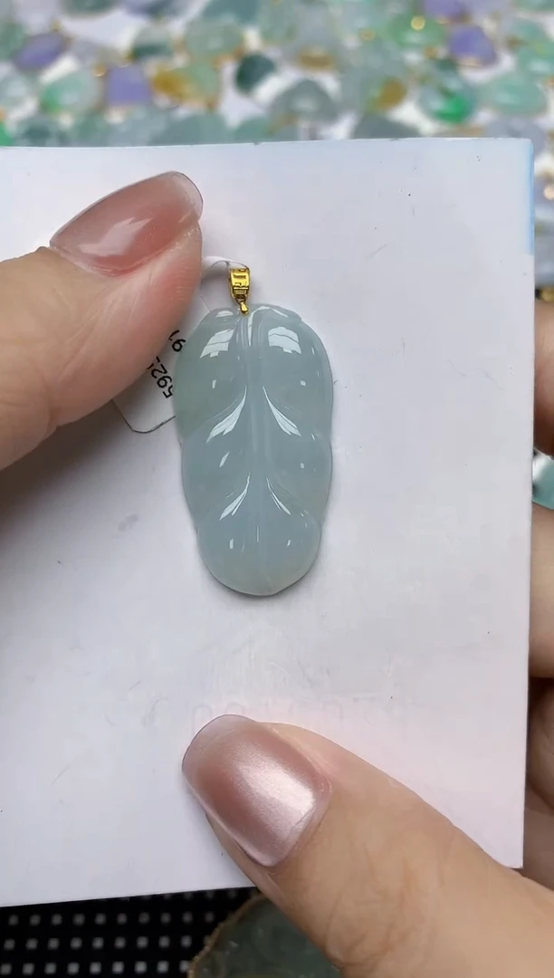 翡翠18K金镶嵌颈饰天然缅甸A货翡翠