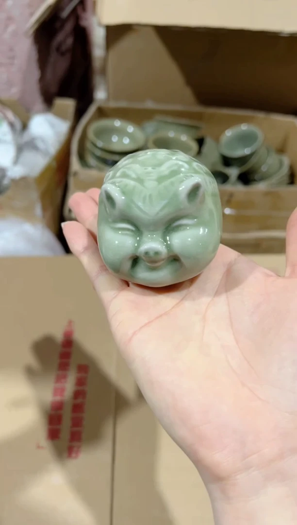 耀州窑小福猪茶宠摆件