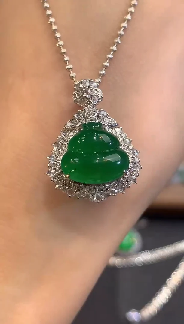 吊坠(不含链)18K金镶嵌翡翠a130