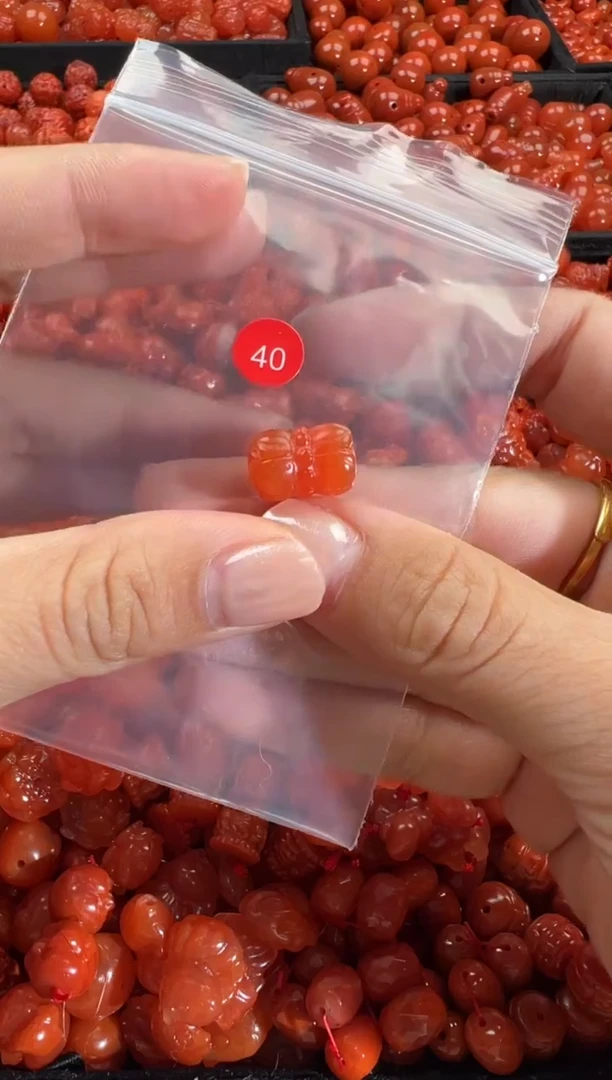 颈饰未镶嵌南红玛瑙1