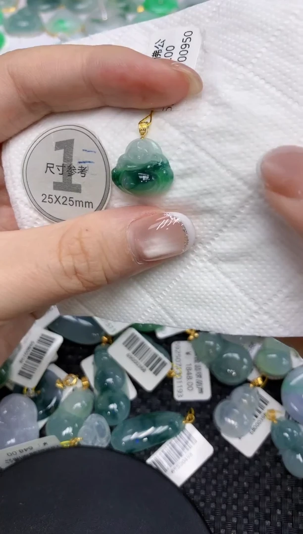 颈饰18K金镶嵌翡翠111111111