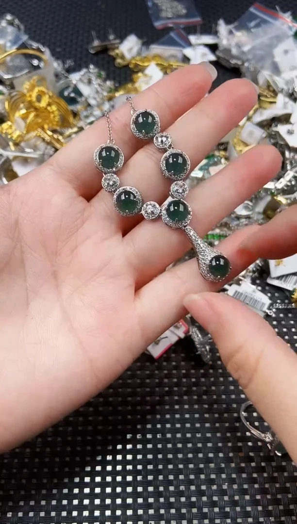 翡翠未镶嵌耳饰1111111111