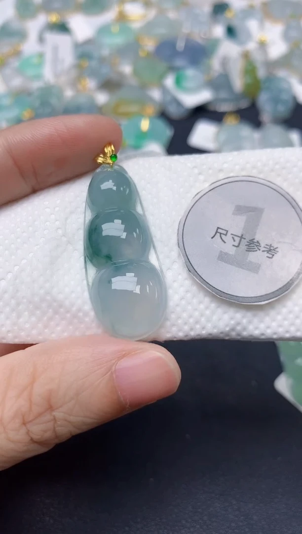 颈饰18K金镶嵌翡翠天然缅甸A货翡翠