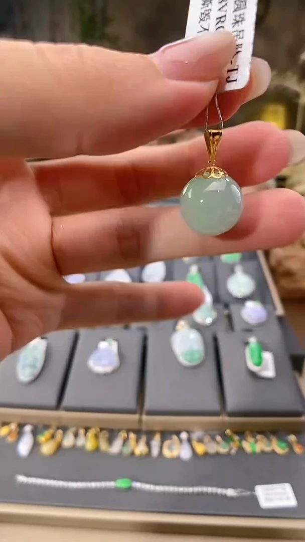 吊坠(不含链)18K金镶嵌翡翠珠子