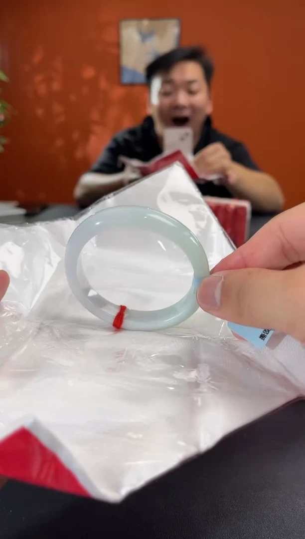 未镶嵌手镯（贵妃镯）翡翠5    52