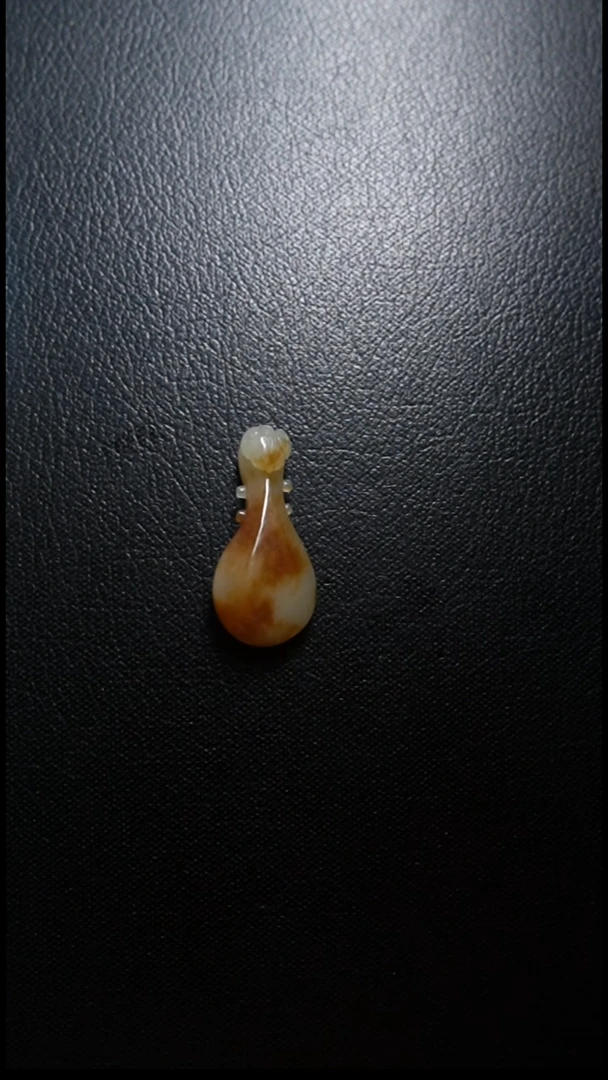 颈饰未镶嵌和田玉吊坠