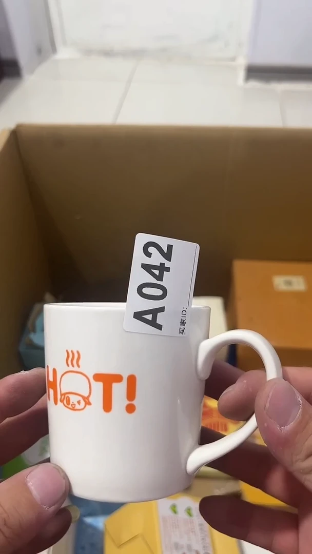 紫砂瓷器水杯一物一拍呱*程瓷器水杯一物一拍