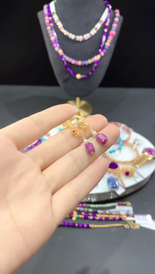18K金镶嵌苏纪石（舒俱来）.耳饰