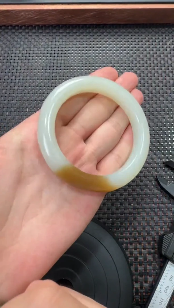 未镶嵌手镯和田玉近矿2号矿53圈口手镯