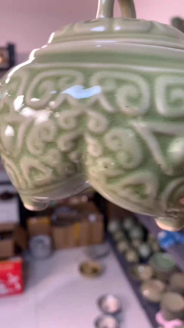 【闪购商品】耀州窑 微瑕矿点450 三足壶一只