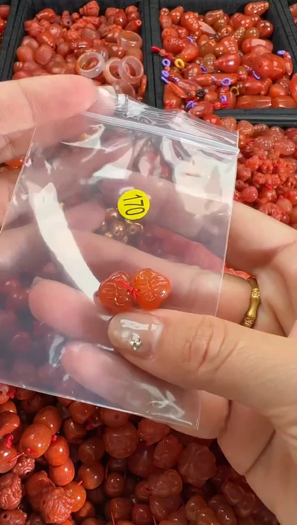 【闪购商品】南红玛瑙颈饰未镶嵌1