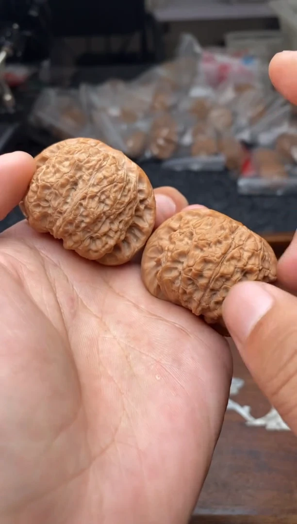 【闪购商品】文玩核桃把件A47号44尺血麒麟