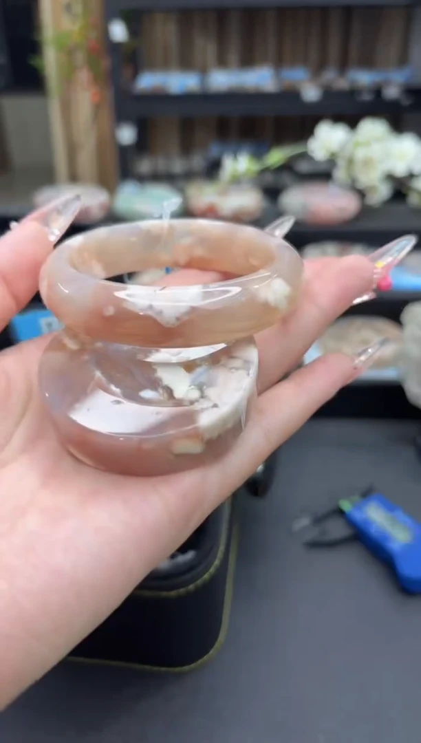 未镶嵌手镯石英质玉10(57圈赠送镯心)