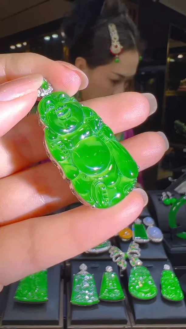 吊坠(赠链)18K金镶嵌翡翠096