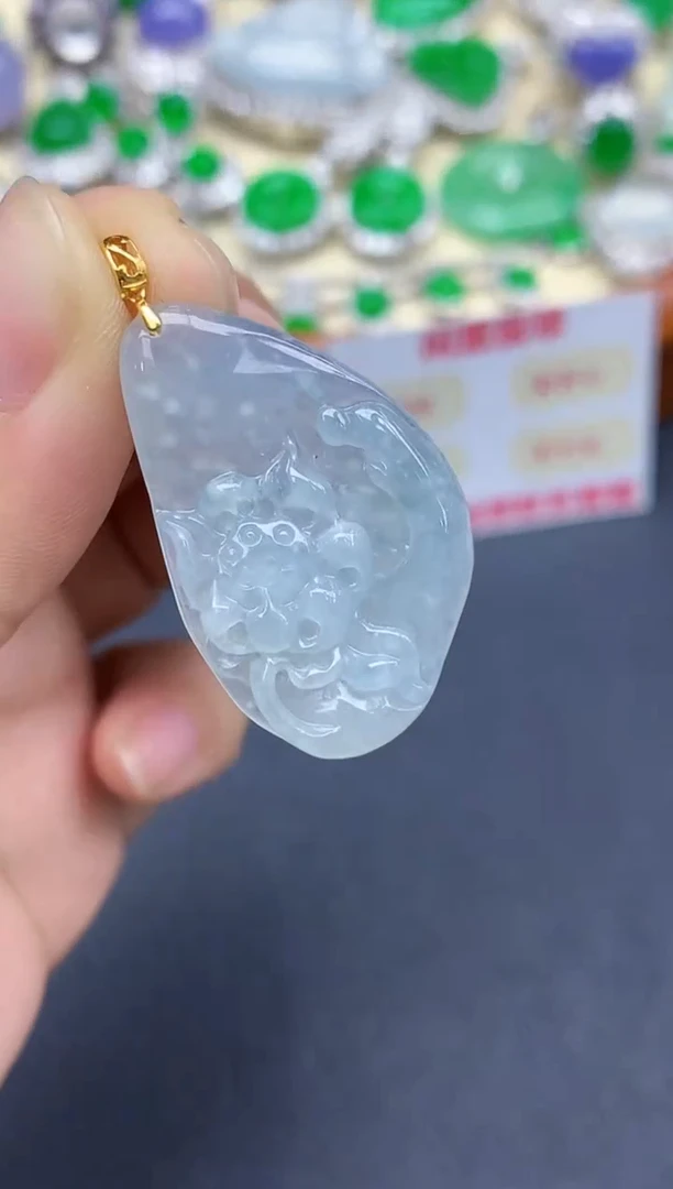 颈饰18K金镶嵌翡翠221的