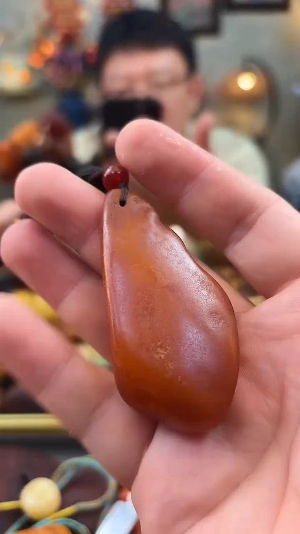 未镶嵌颈饰琥珀挂件