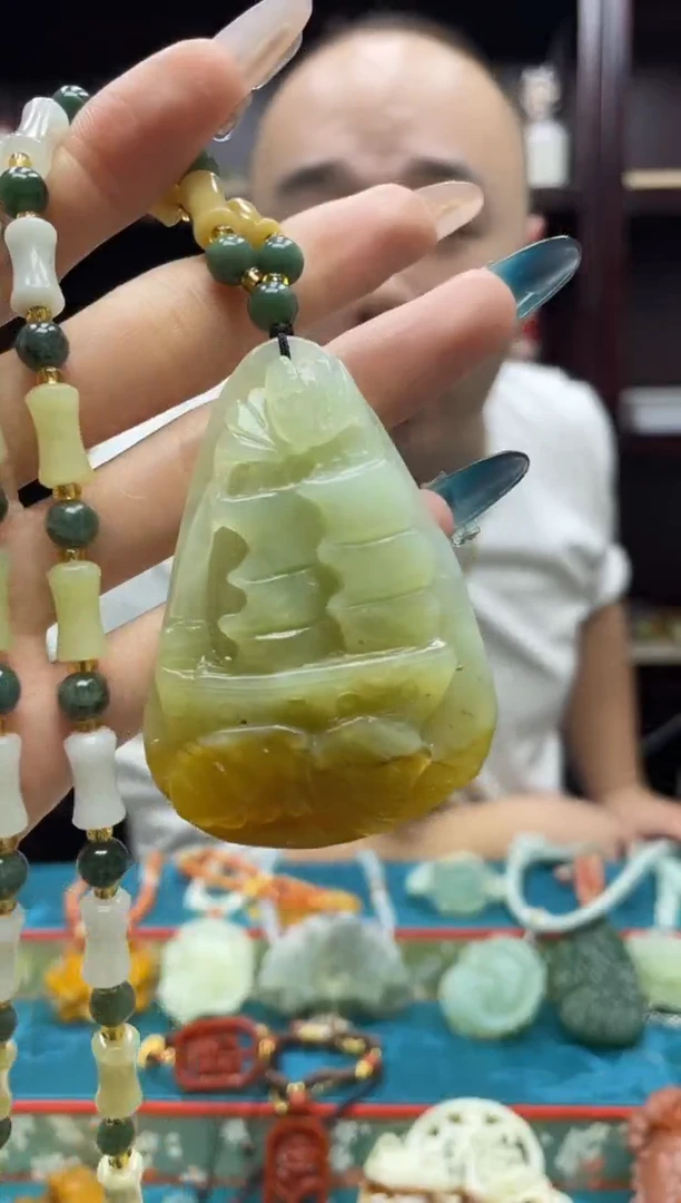 未镶嵌岫玉吊坠·