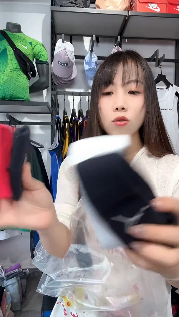 1240编码 瑕疵款以直播间过款为准 尺码护腕发带随机