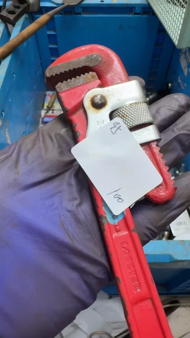 ?**牙家用五金工具一个